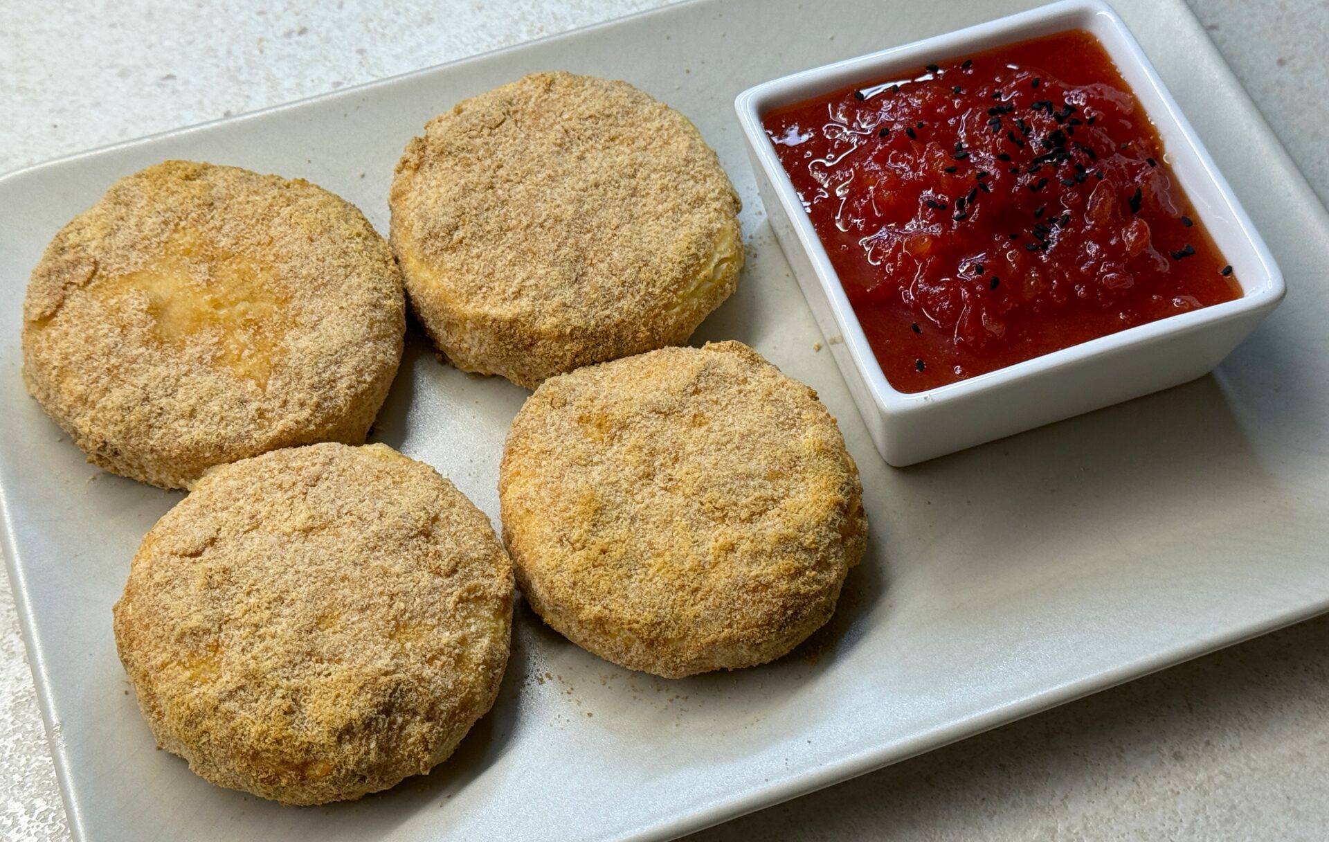 Σαγανάκι με φέτα και μαρμελάδα καρπούζι