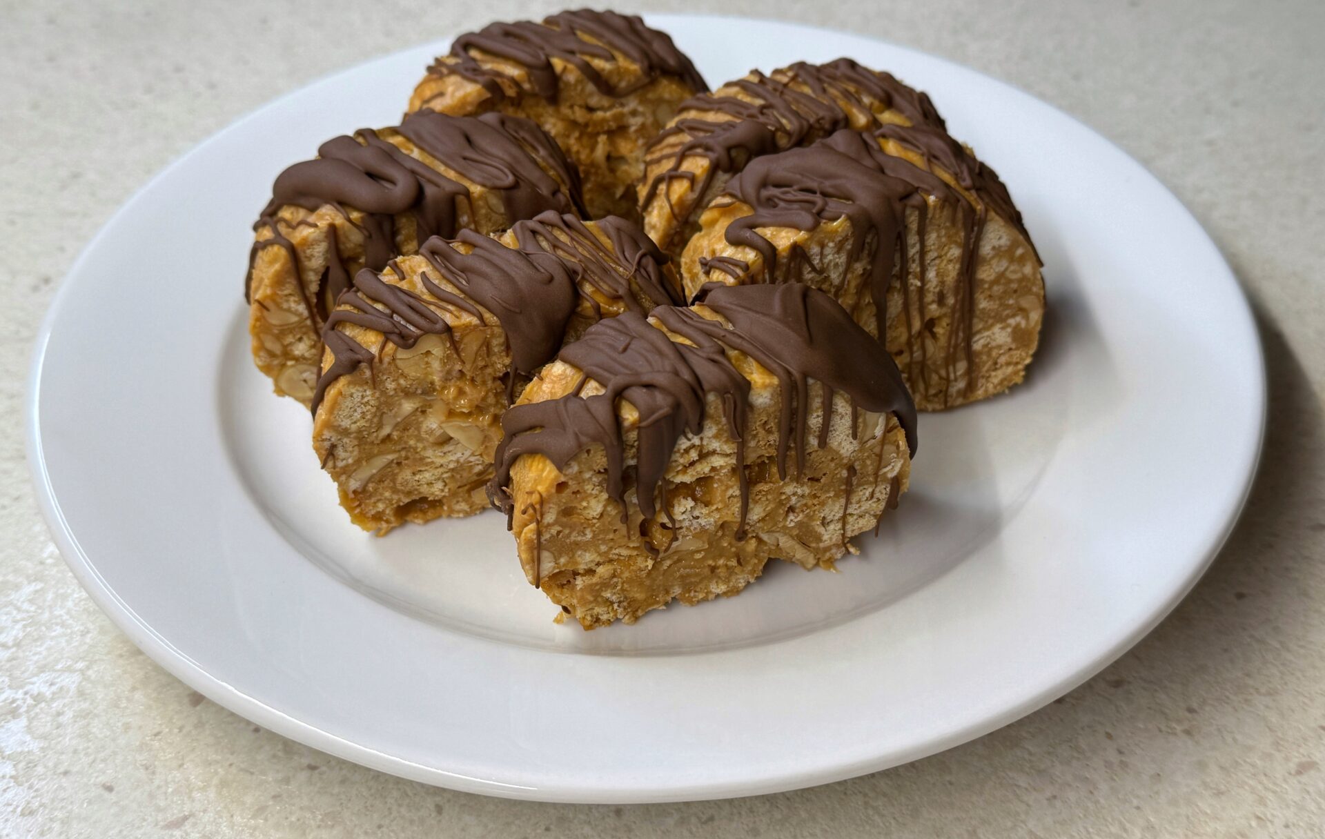 Olympos_Πρωτεϊνικός κορμός με γεύση καραμέλα από την elektraps